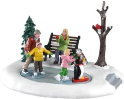 Lemax 93424 - Beginner Skaters - Table Pieces* Lemax Table Pieces