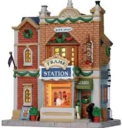 Lemax 15213 - Frame Station - Caddington Village Christmas Houses & Buildings* Lemax Caddington Village